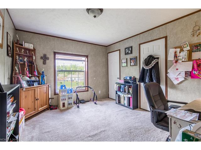 For Sale: 140 Ladybug Ln #APT 8 Penrose, NC 28766