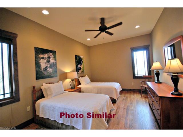 10 Hollydale