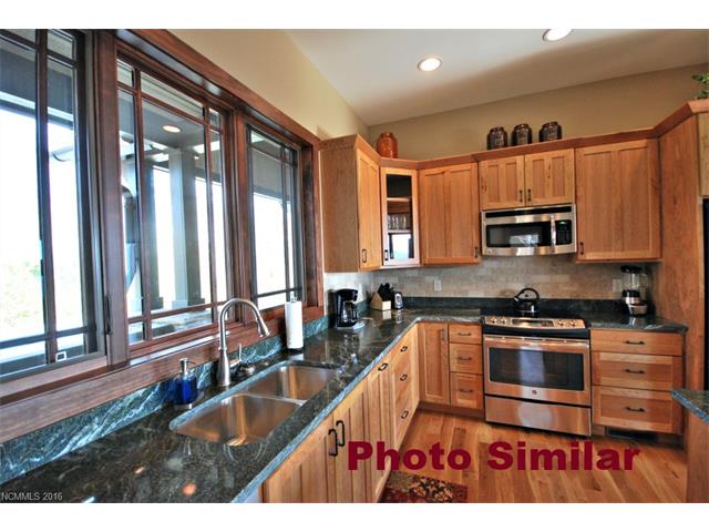 10 Hollydale