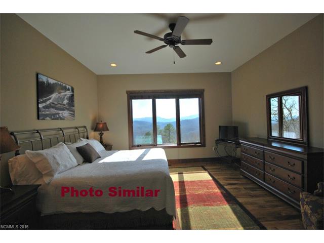 10 Hollydale