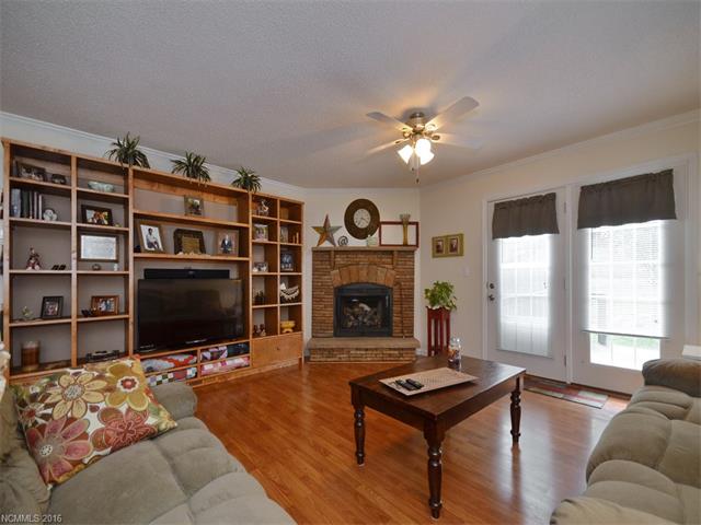 99 Gem Dr