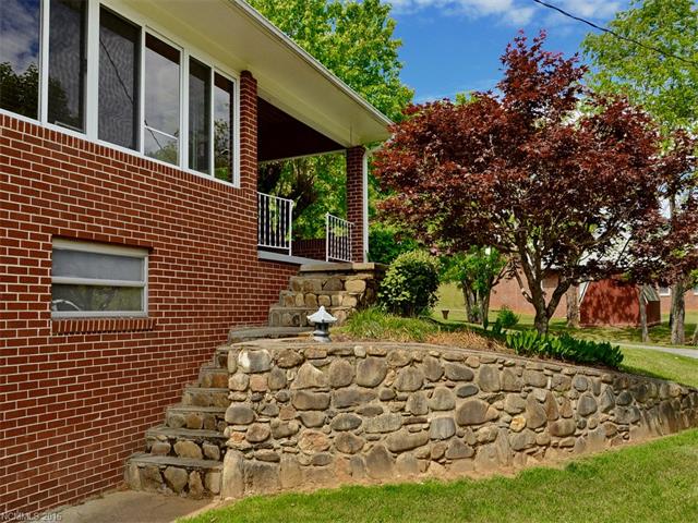 2557 Stamey Cove Rd, Waynesville NC 28786
