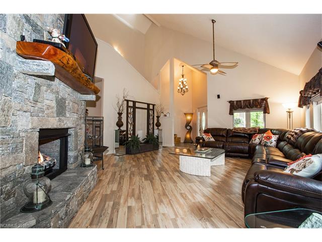 For Sale: 1082 Apple Creek Rd Waynesville, NC 28786