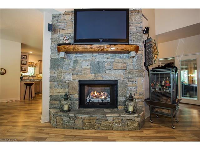 For Sale: 1082 Apple Creek Rd Waynesville, NC 28786