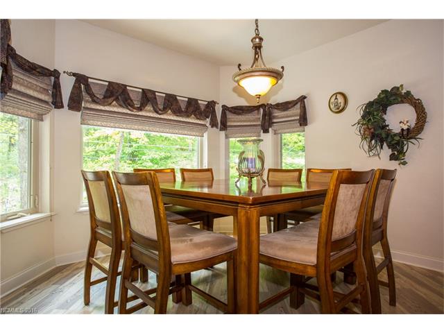For Sale: 1082 Apple Creek Rd Waynesville, NC 28786