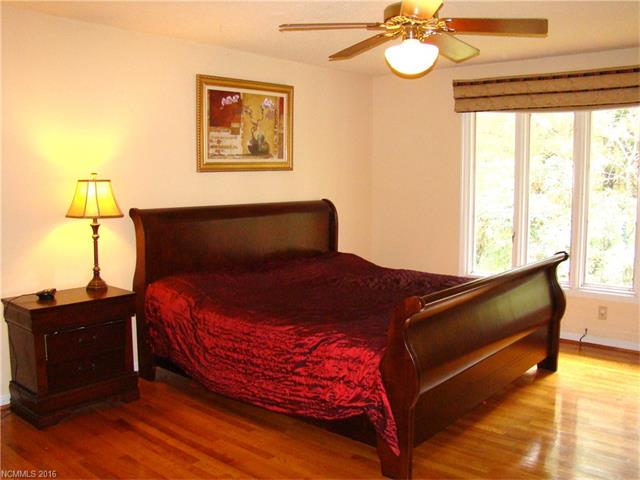 For Sale: 17 Oakland St #APT 1 Weaverville, NC 28787