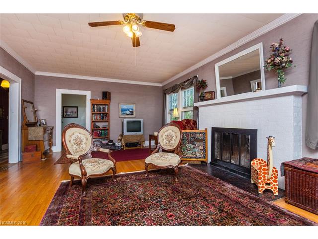 318 Regal St