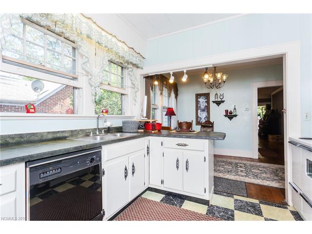 318 Regal St
