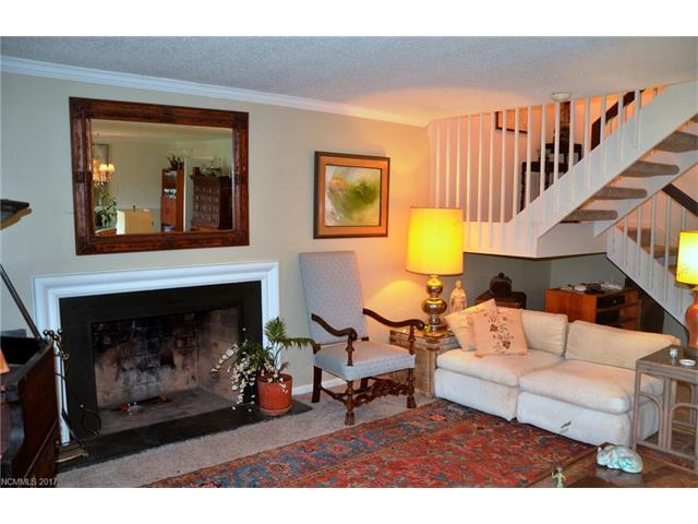 205 Royal Pines Dr