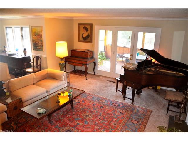 205 Royal Pines Dr