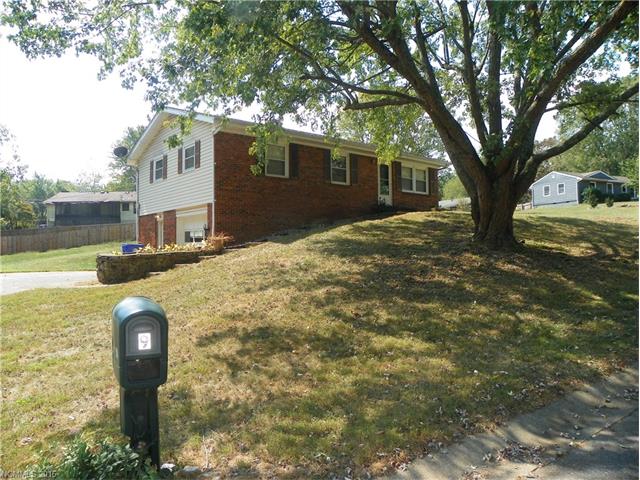 9 Lancelot Ln