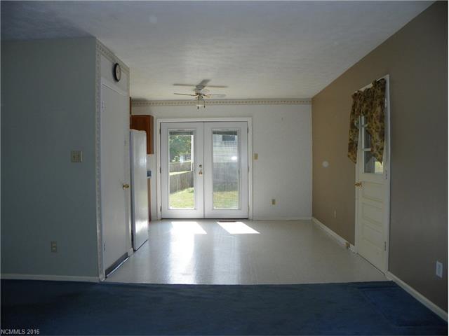 9 Lancelot Ln