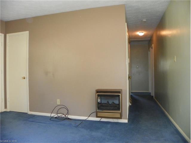9 Lancelot Ln