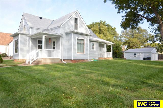 827 S 16 St
