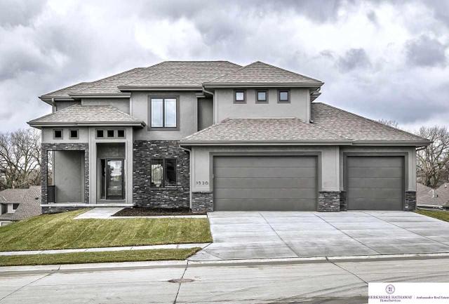 2202 N 188th Ter