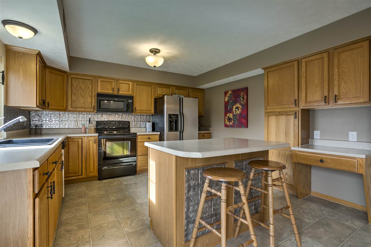 21417 Hancock Dr