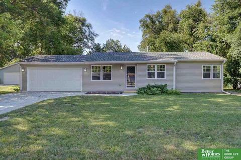 822 N 76 St