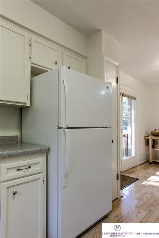 1306 N 95 St