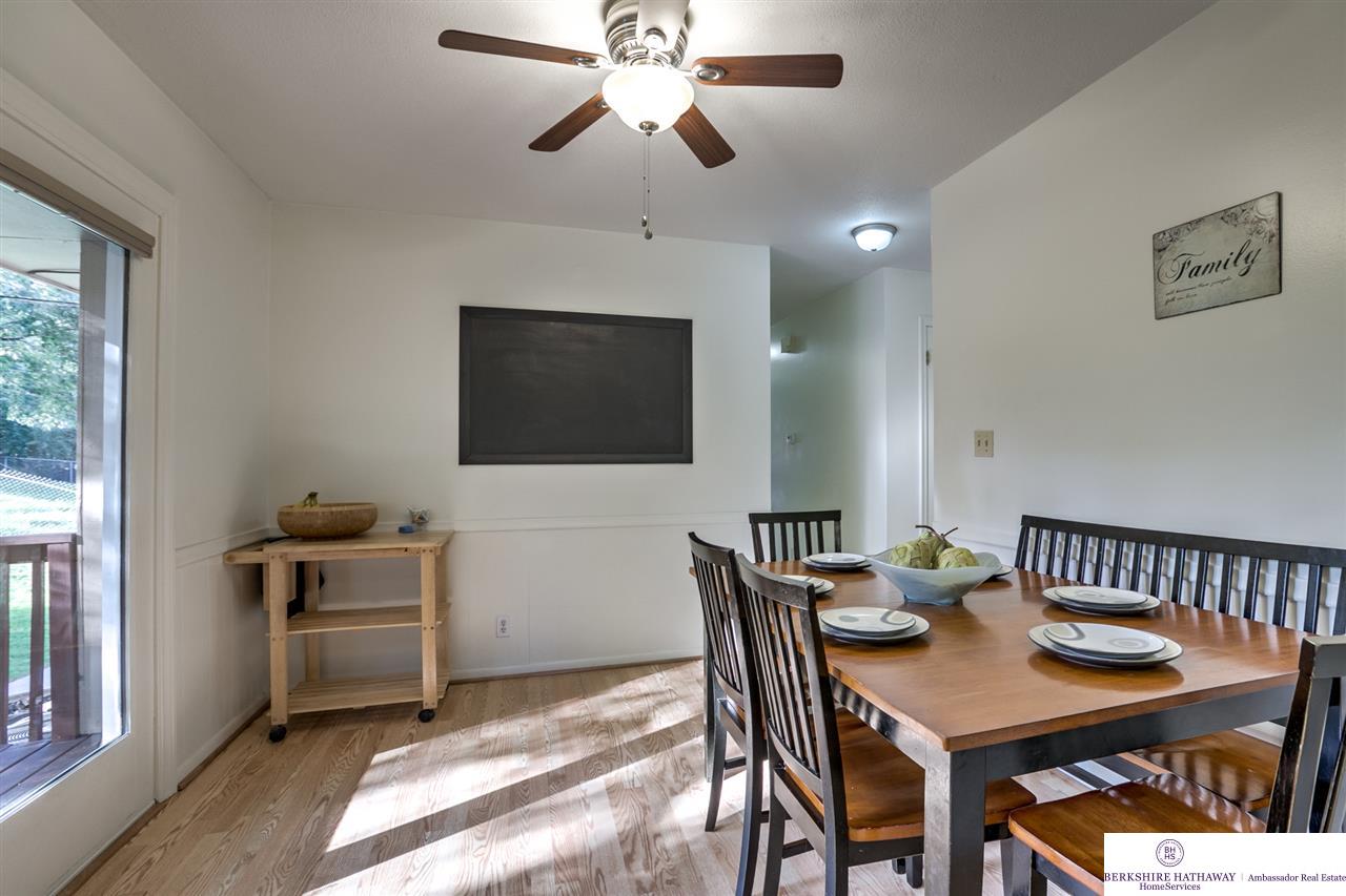 1306 N 95 St
