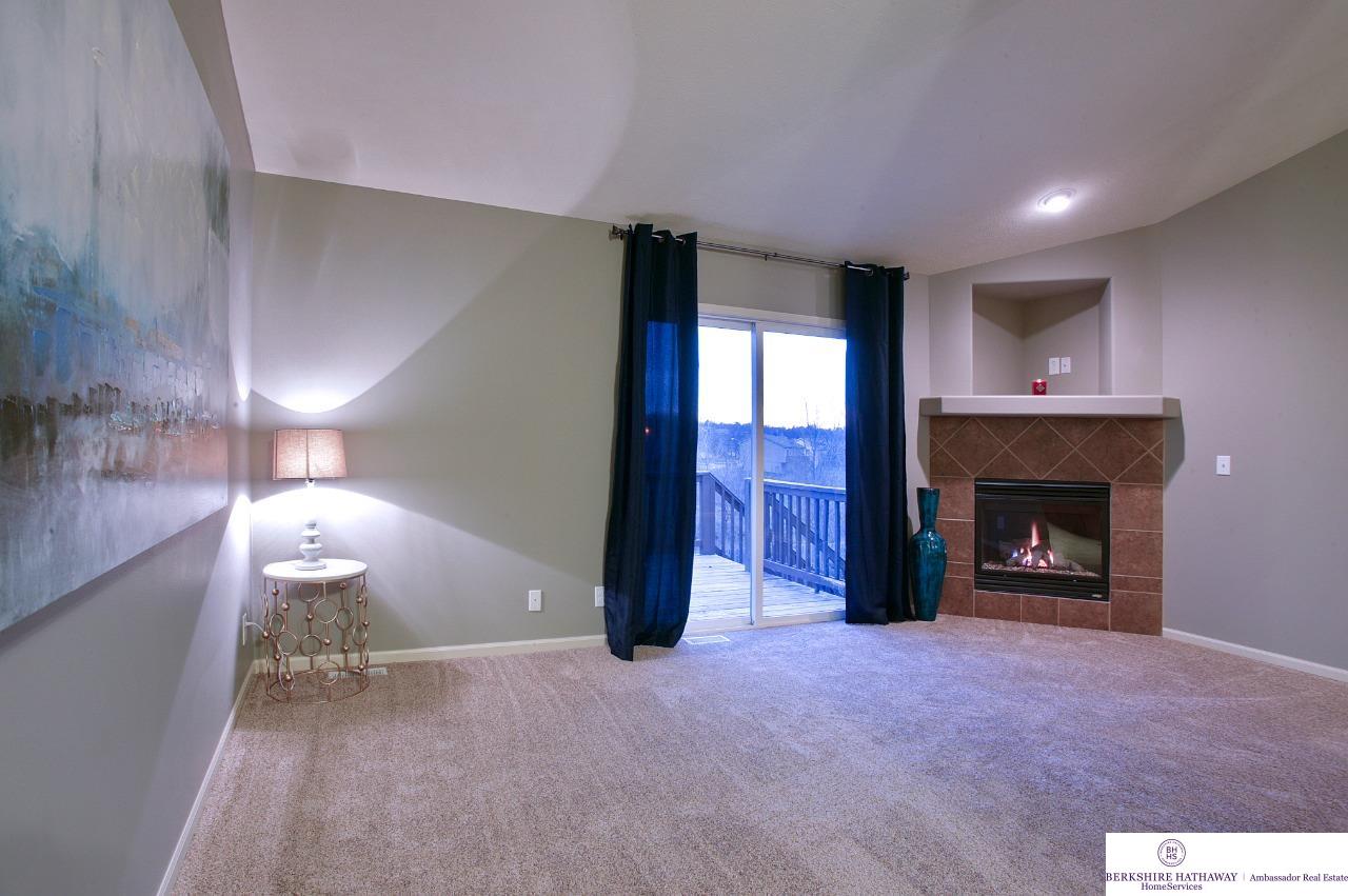 7391 N 77 St