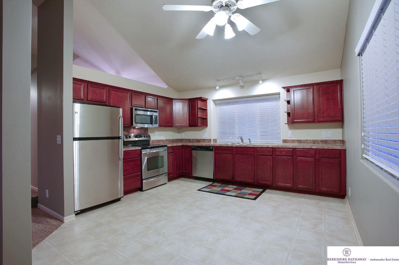 7391 N 77 St