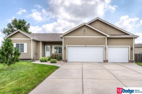 1609 Leona Cir