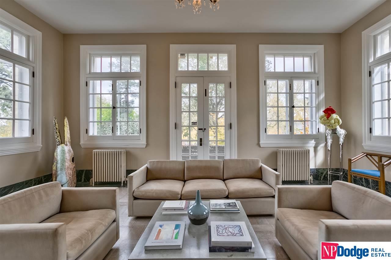 302 S 56 St
