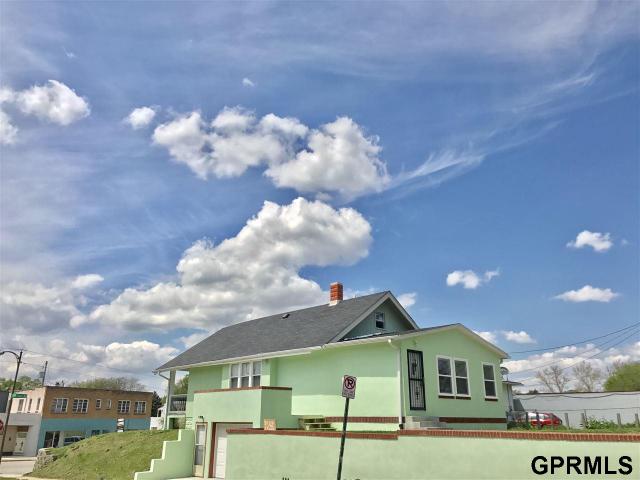 2515 N 51 St