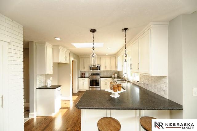 1422 S 88 St