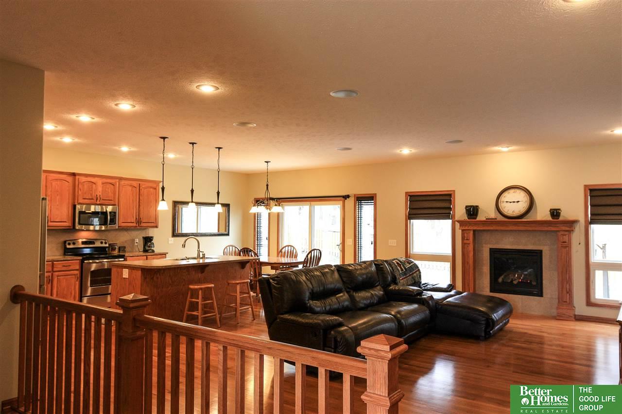 13902 S 41 St