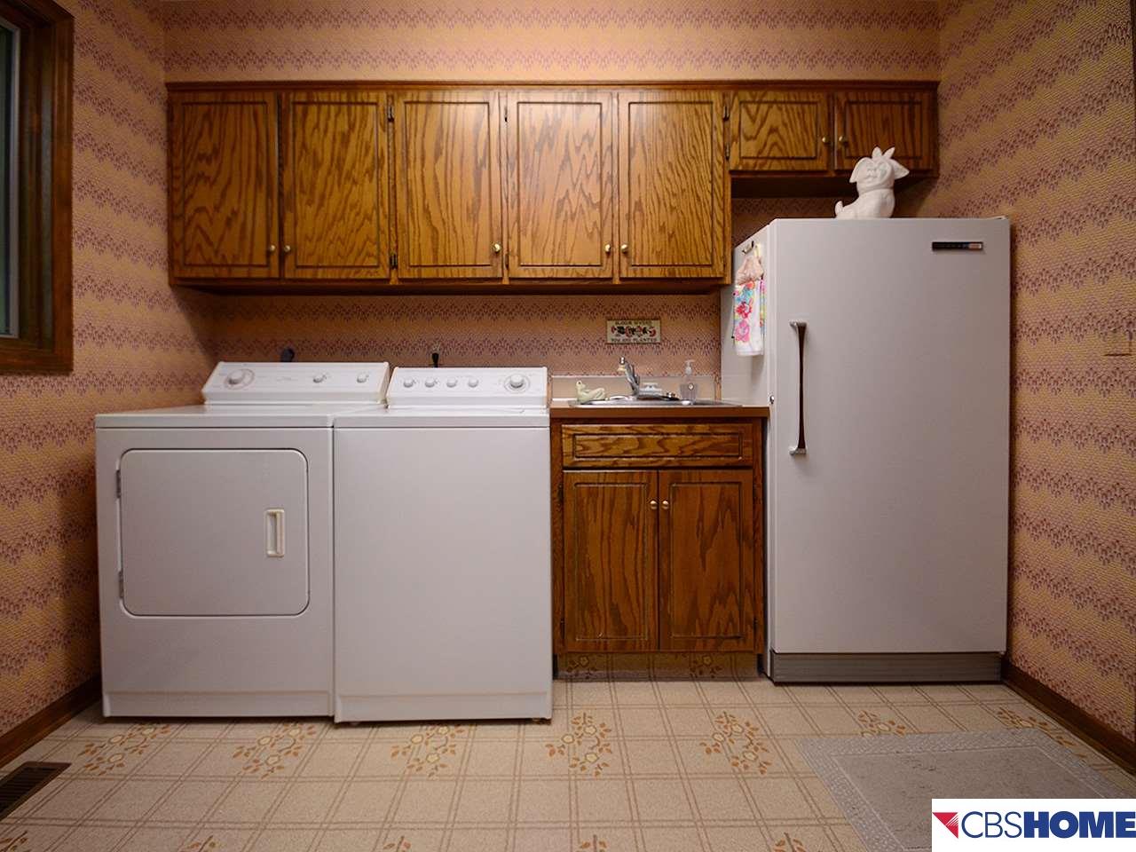For Sale: 1038 N 127 Ave Omaha, NE 68154