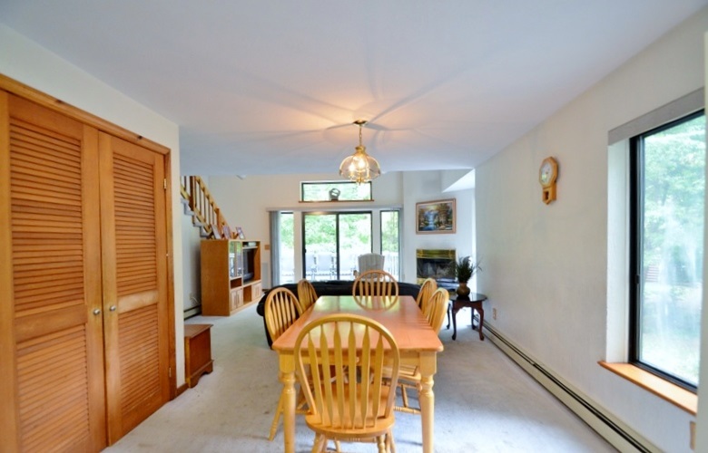 8 Hunter Dr