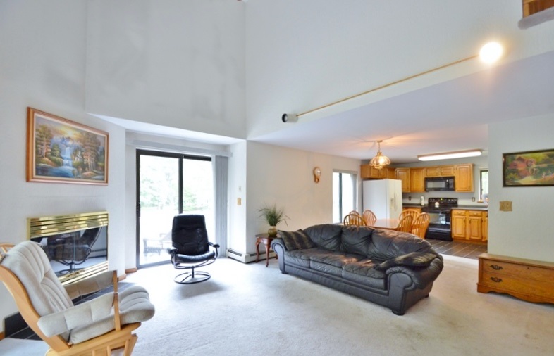 8 Hunter Dr