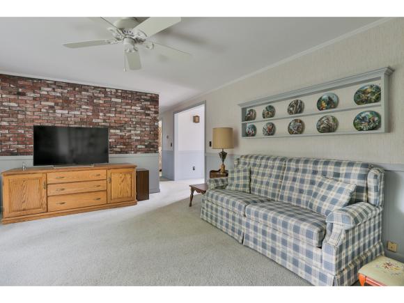 14 Westwood Dr