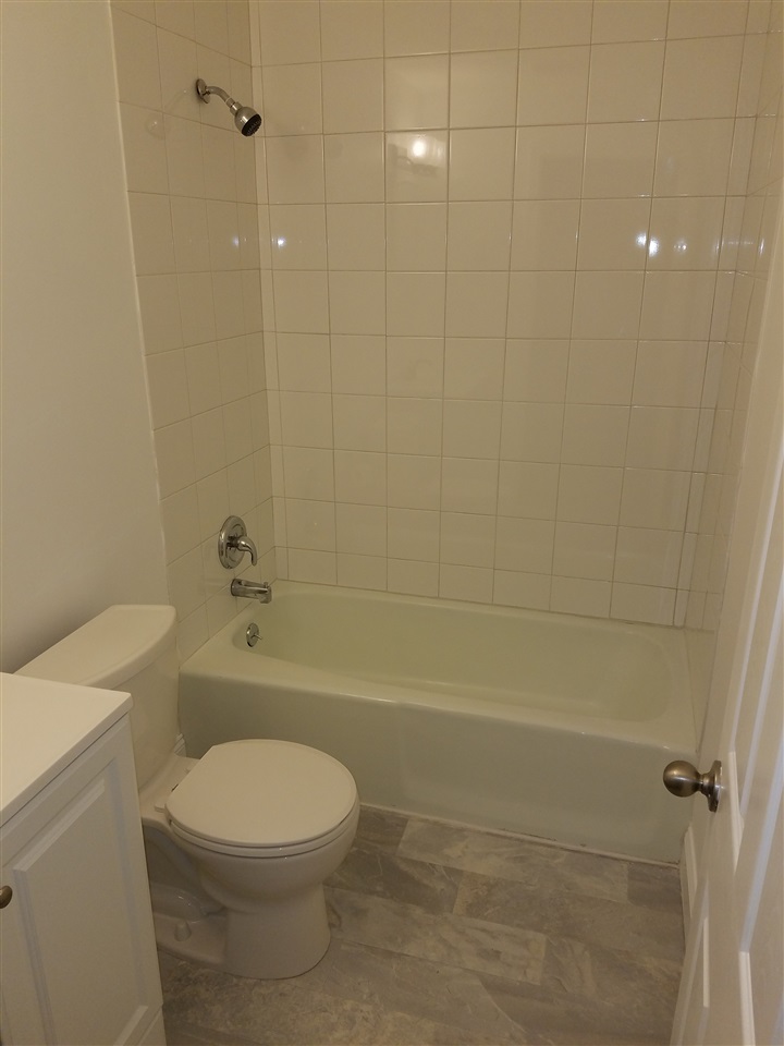 121 J Capitol Hill Dr