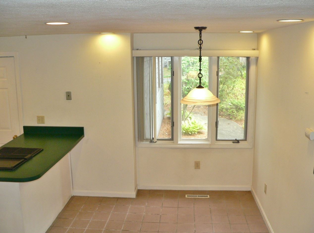4 Guilford Ln