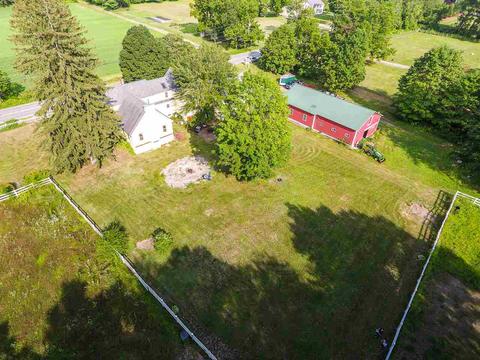 127 Charles Bancroft Hwy Hwy