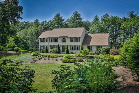 127 Charles Bancroft Hwy Hwy