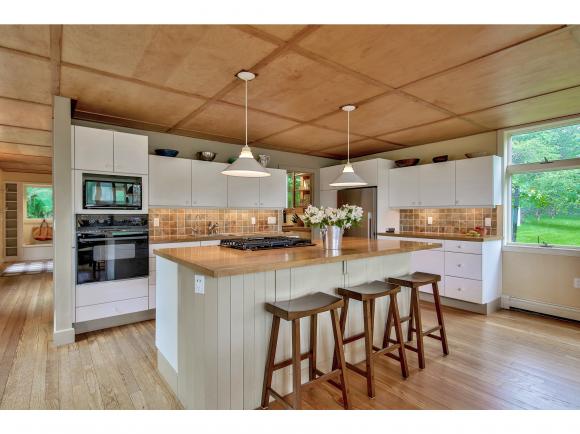For Sale: 36 Woods Ln New Boston, NH 03070