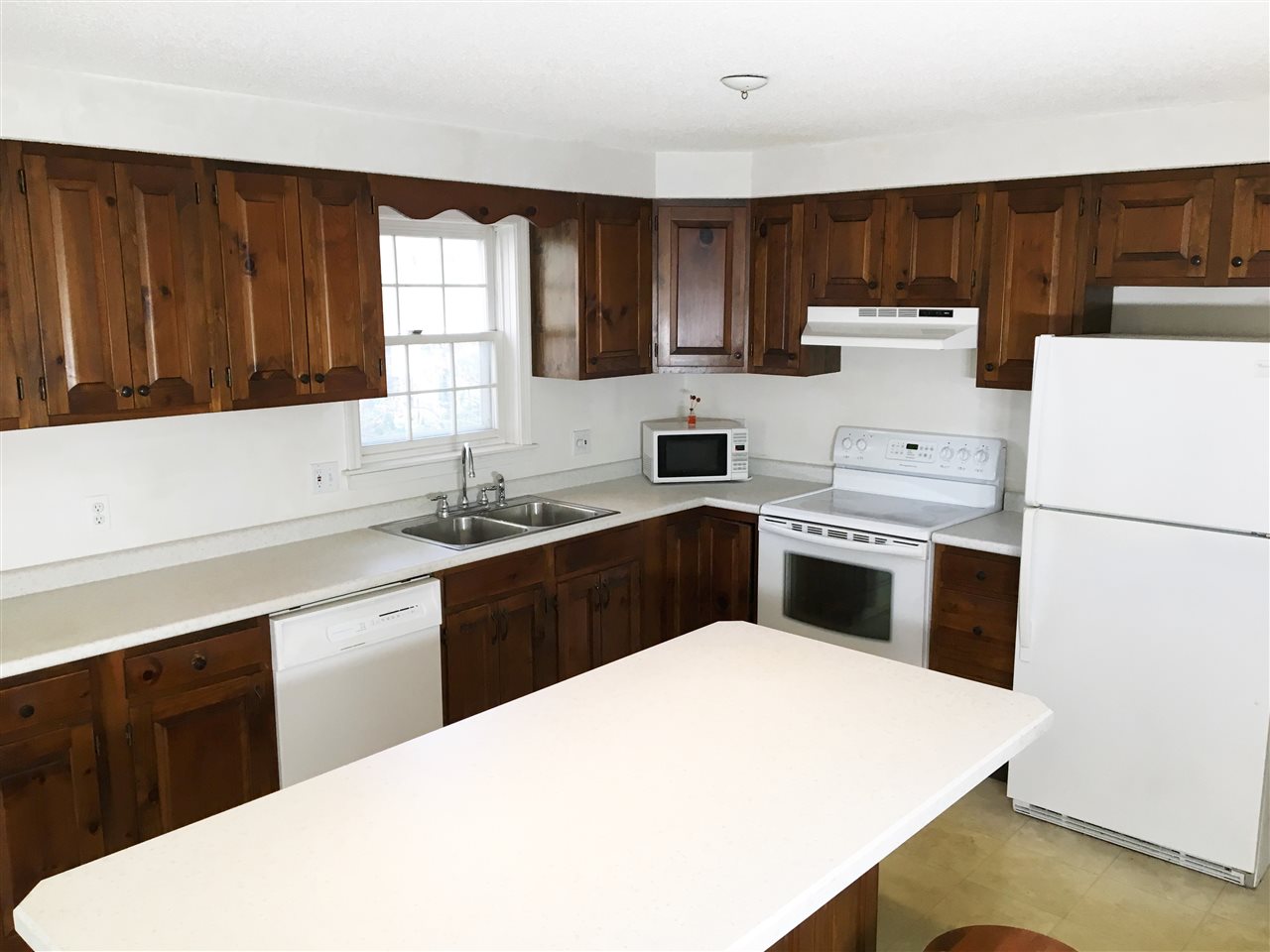 380 Paquette Ave