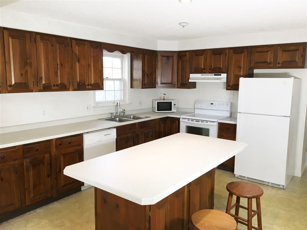 380 Paquette Ave