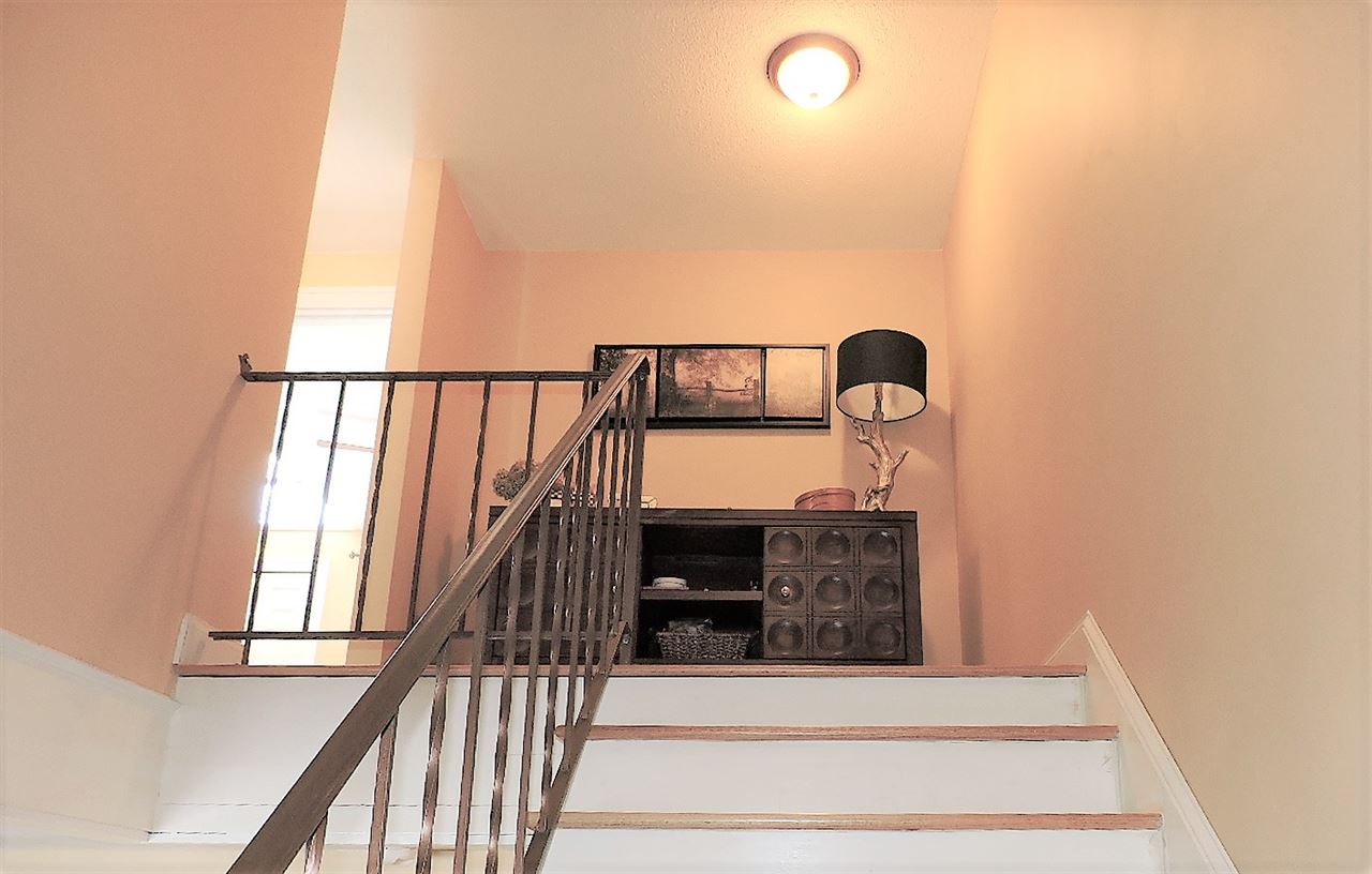 22 B Nestledown Dr