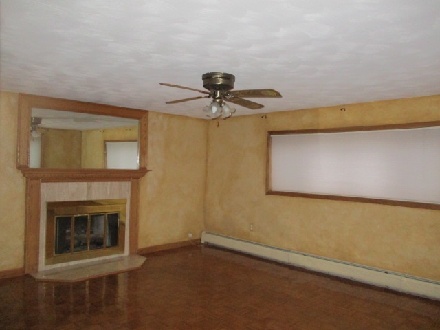 17 Edwards St