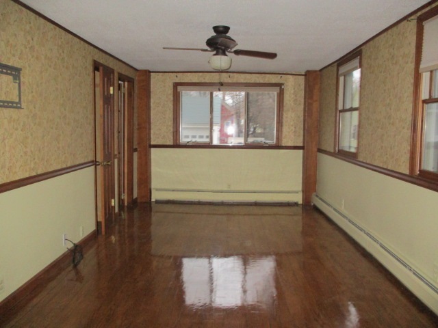 17 Edwards St