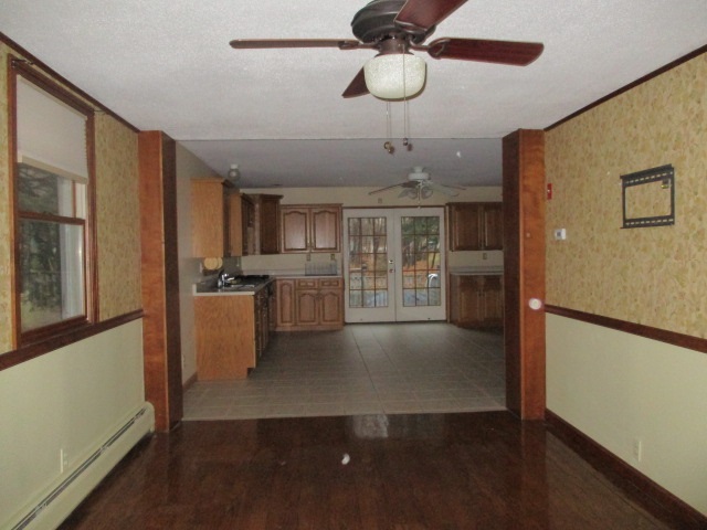 17 Edwards St