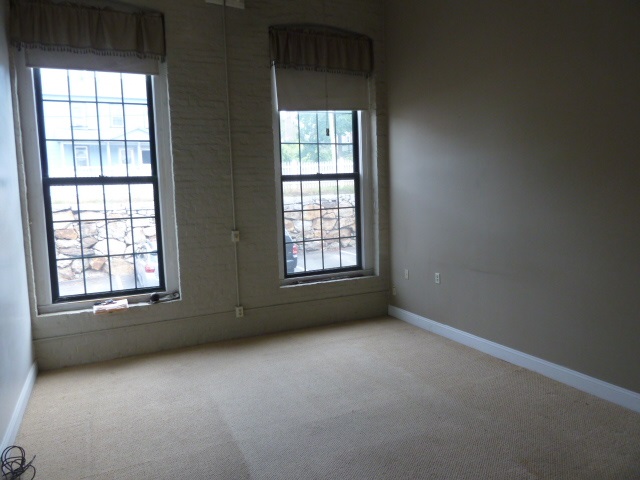 100 Main St #M-18