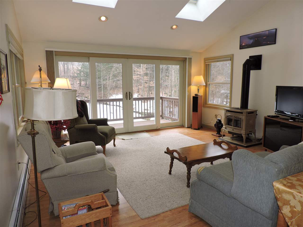 10 Adonis Ct