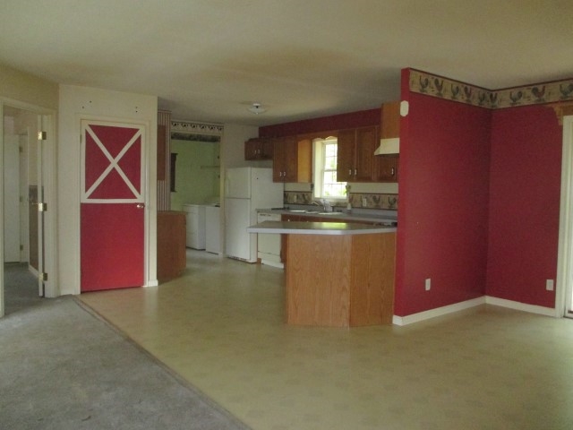 222 Plain Rd