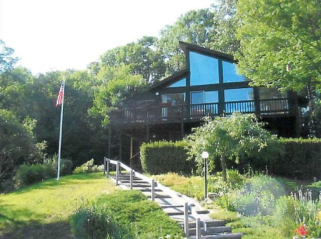 2 Memorial Dr