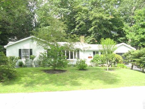 18 Carriage Hill Dr